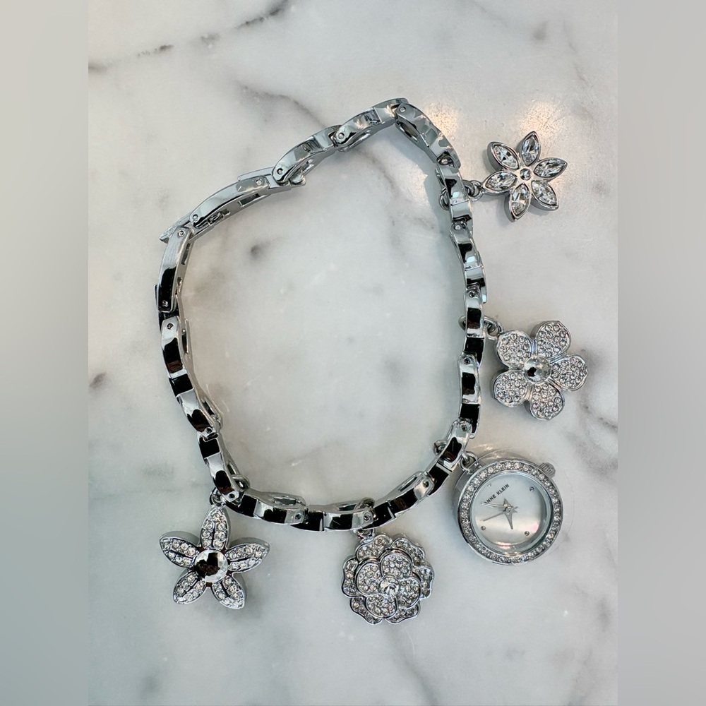 NEW IN BOX Anne Klein Silver Floral Charm Bracelet